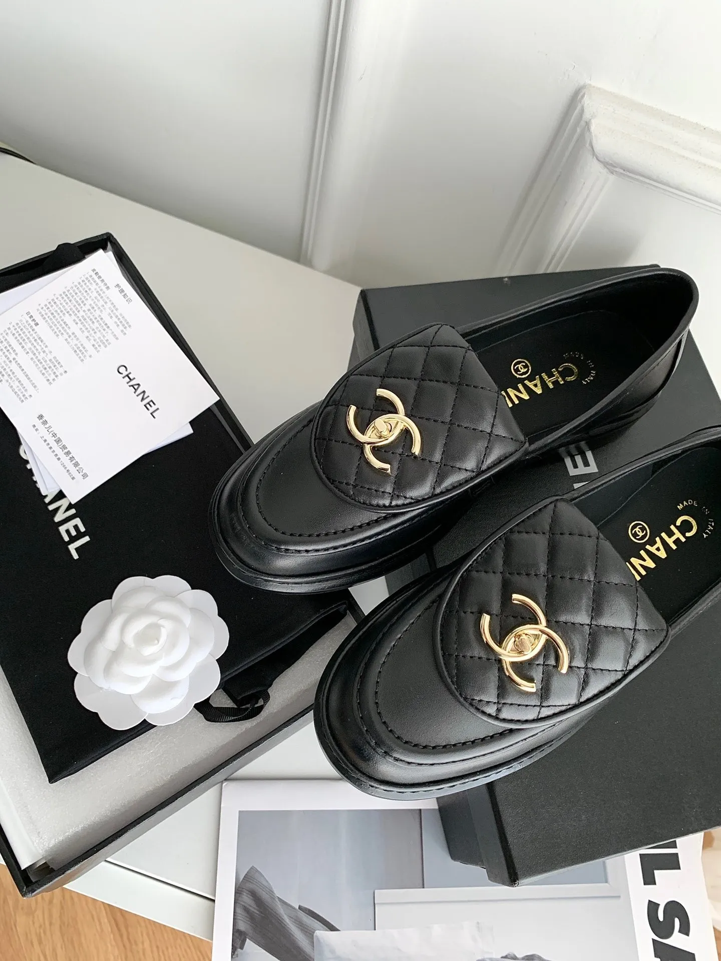 👟👟Ex-factory price 480👟👟 Women's shoes, women's clothing, women's shoes factory Chanel Chanel 2022 new flip retro diamond loafers new color imported lambskin upper, original molded hardware big buckle electric embroidery lining mixed lambskin, original Italian leather outsole size: 35-39 (40.41 custom-made, non-refundable)